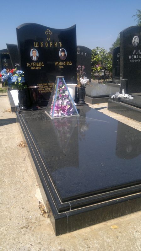 Gravestones model 5