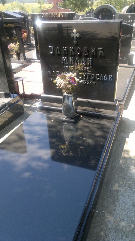 Gravestones model 9